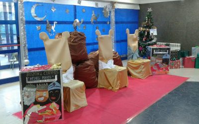 Hoy nos ha visitado en el cole Papa Noel y mañana ya esta todo preparado para que vengan……..